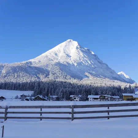 木屋 Alpenchalet Im Leutaschtal