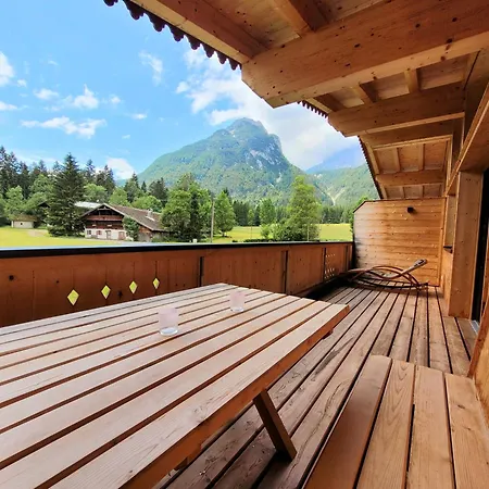 木屋 Alpenchalet Im Leutaschtal 洛伊塔施