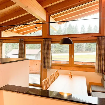 Alpenchalet Im Leutaschtal 洛伊塔施